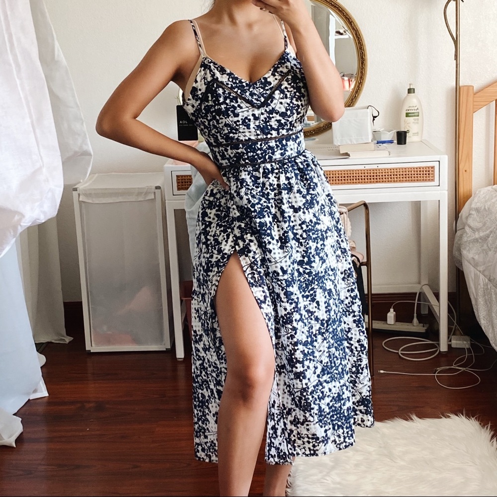 NWT midi blue and white patterned dress